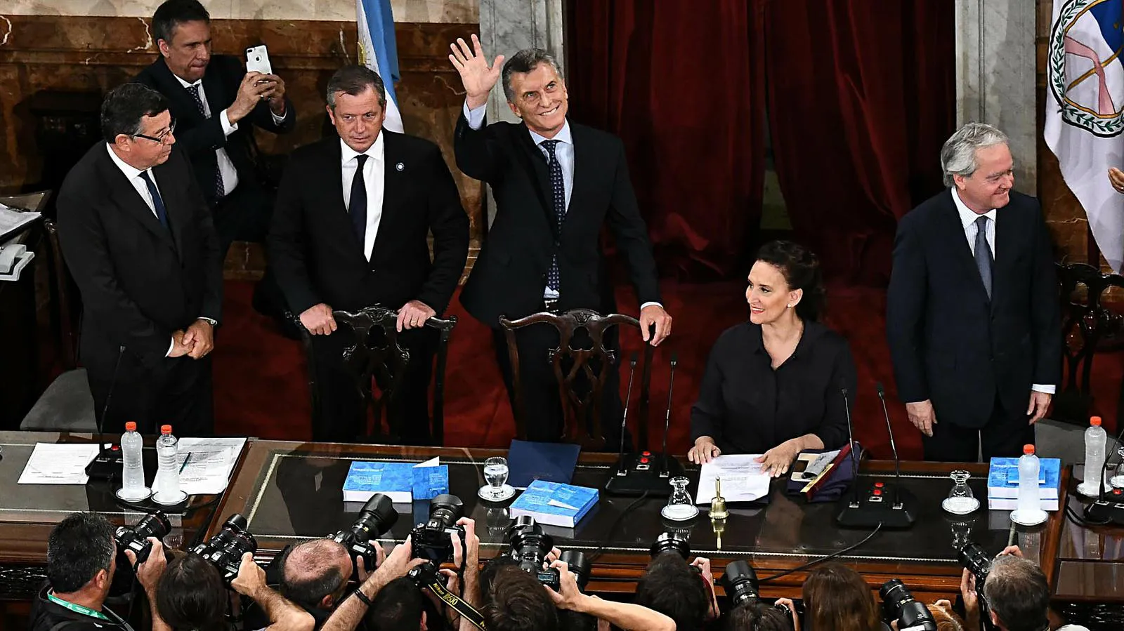 Inicio-sesiones-legislativas-Macri-saludo-congreso-2017-SF-2 