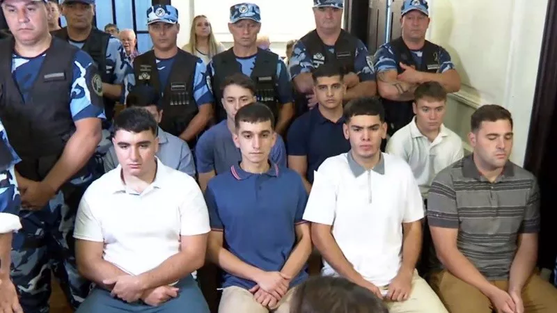 rugbiers_sin_barbijo_3.jpg_1756841869