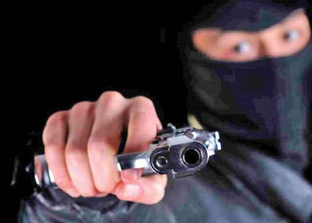 robo a punta de pistola