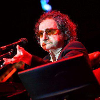 charly-garcia-fue-internado-con___X4zFMWfn_340x340__1
