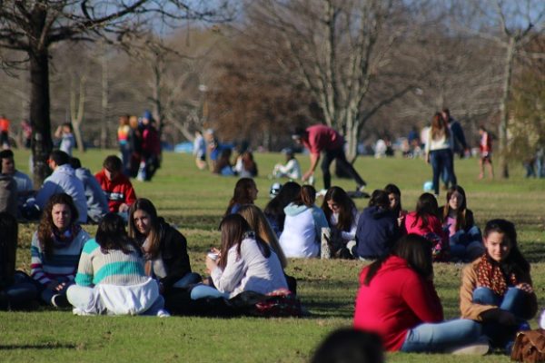 Las reuniones al aire libre que autorizó el Presidente podrán ser en ...