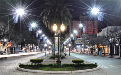 Centro Rafaelino - Rafaela - Noche - Avenida Santa Fe - Centro - Canteros