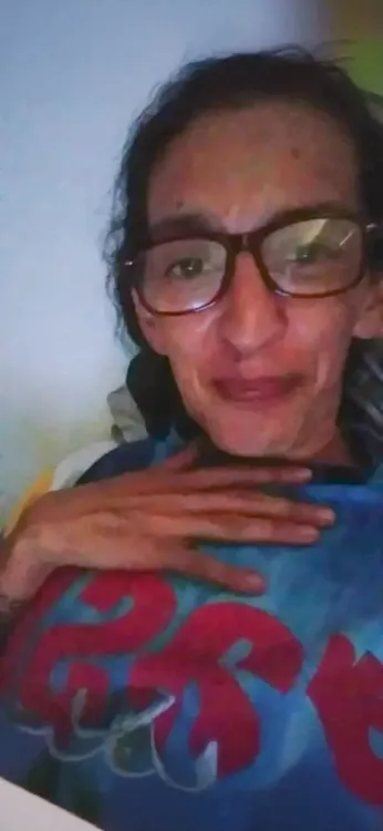 MUJER BUSCADA