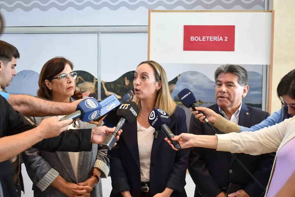 c8b3655c-574b-44e7-b781-72e48a93f216