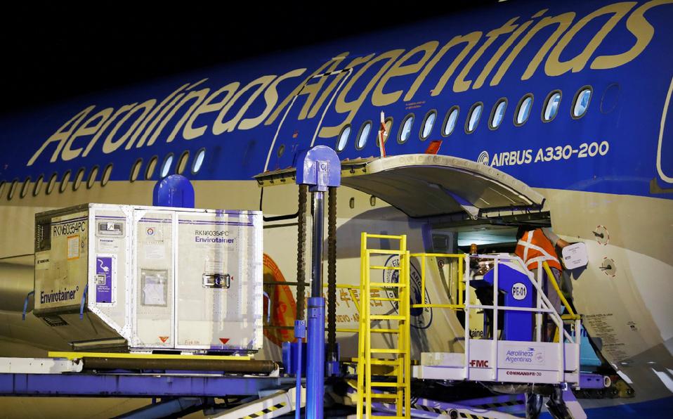 aerolineas-argentinas-llegaron-vacunas-sars