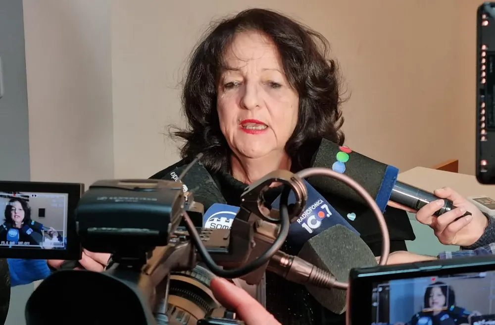 7a669242-0697-43e8-bcbf-39686e248fb8