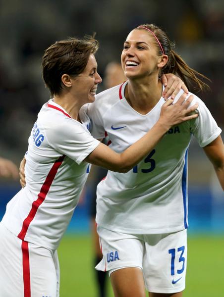 2016-08-03T231006Z_1092585352_RIOEC831SCBNT_RTRMADP_3_OLYMPICS-RIO-SOCCER-W