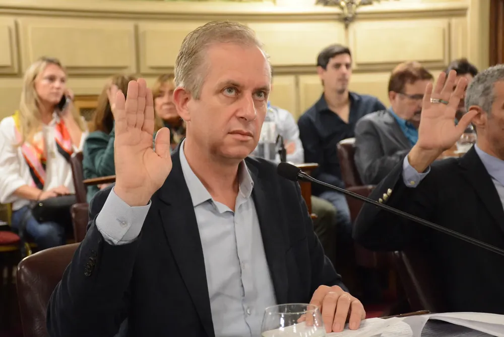 f739a79a-cffc-42fd-a5b6-830b10d62d9a