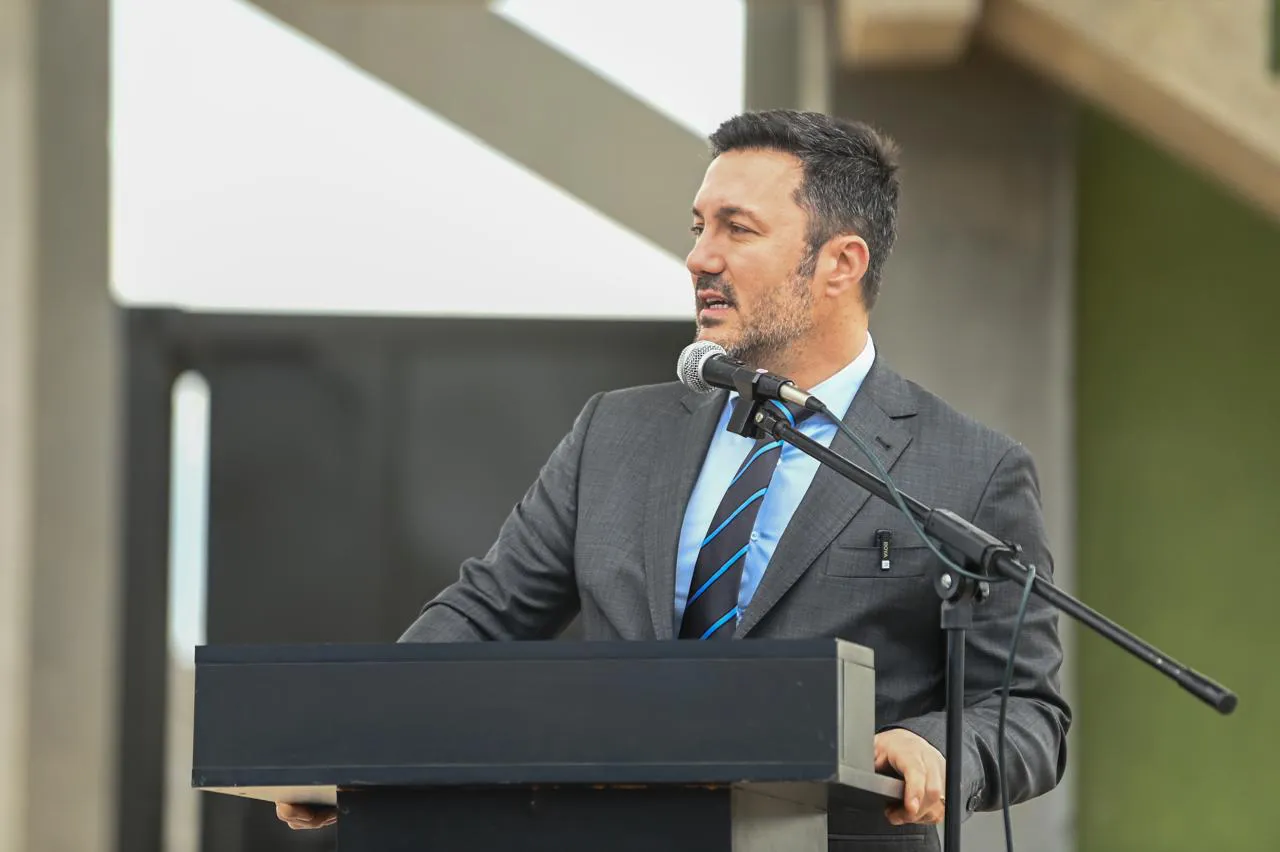 db694f8a-303f-403d-9ee6-3b92109af4ab