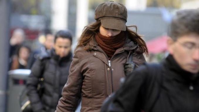 frio-gente-abrigada-678x381-1