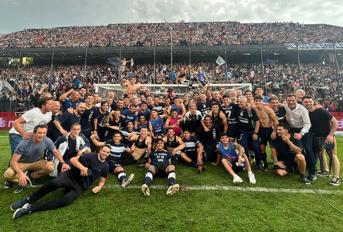 Captura de pantalla 2023-12-01 205559