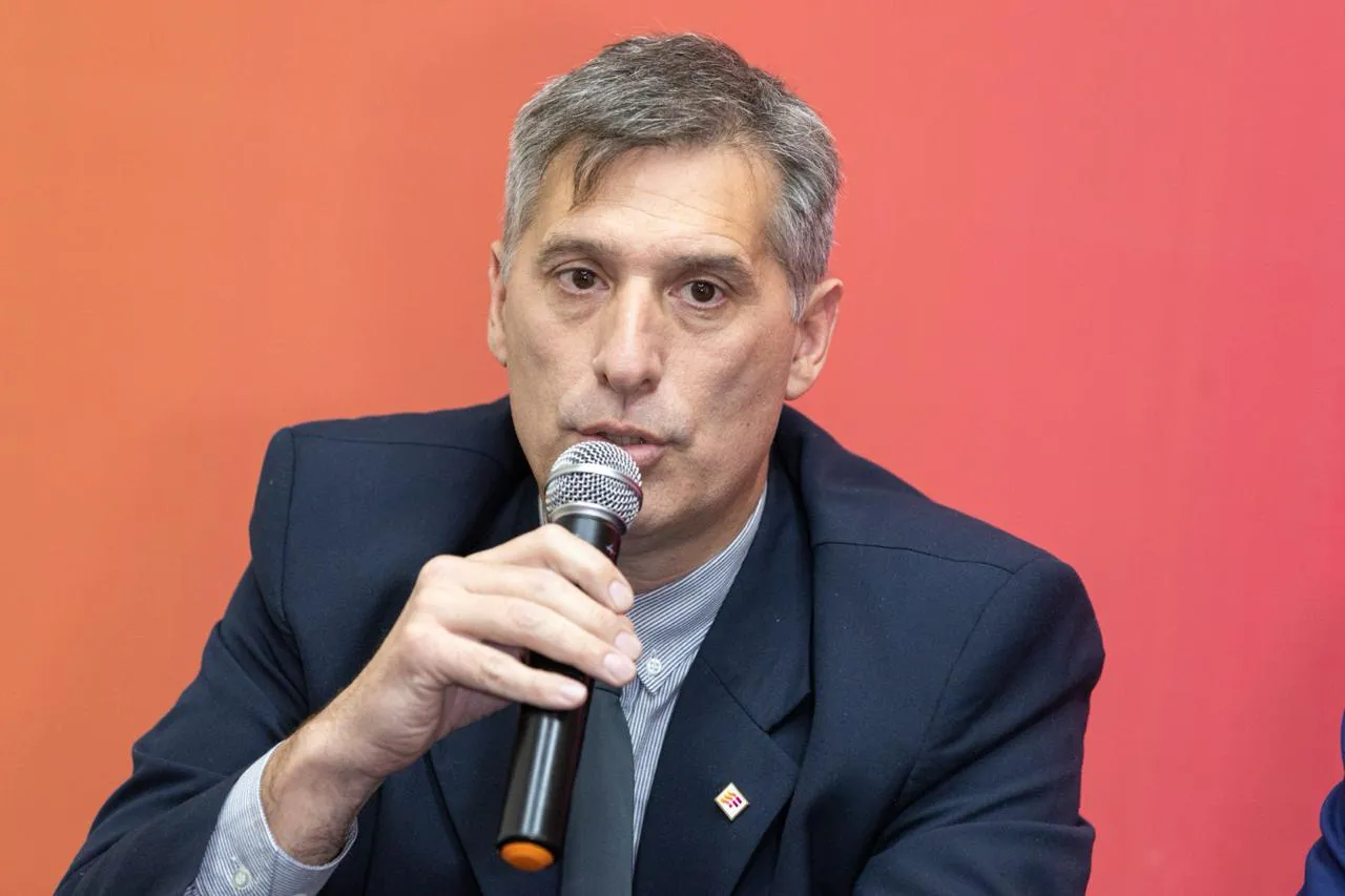 OLIVARES PARO