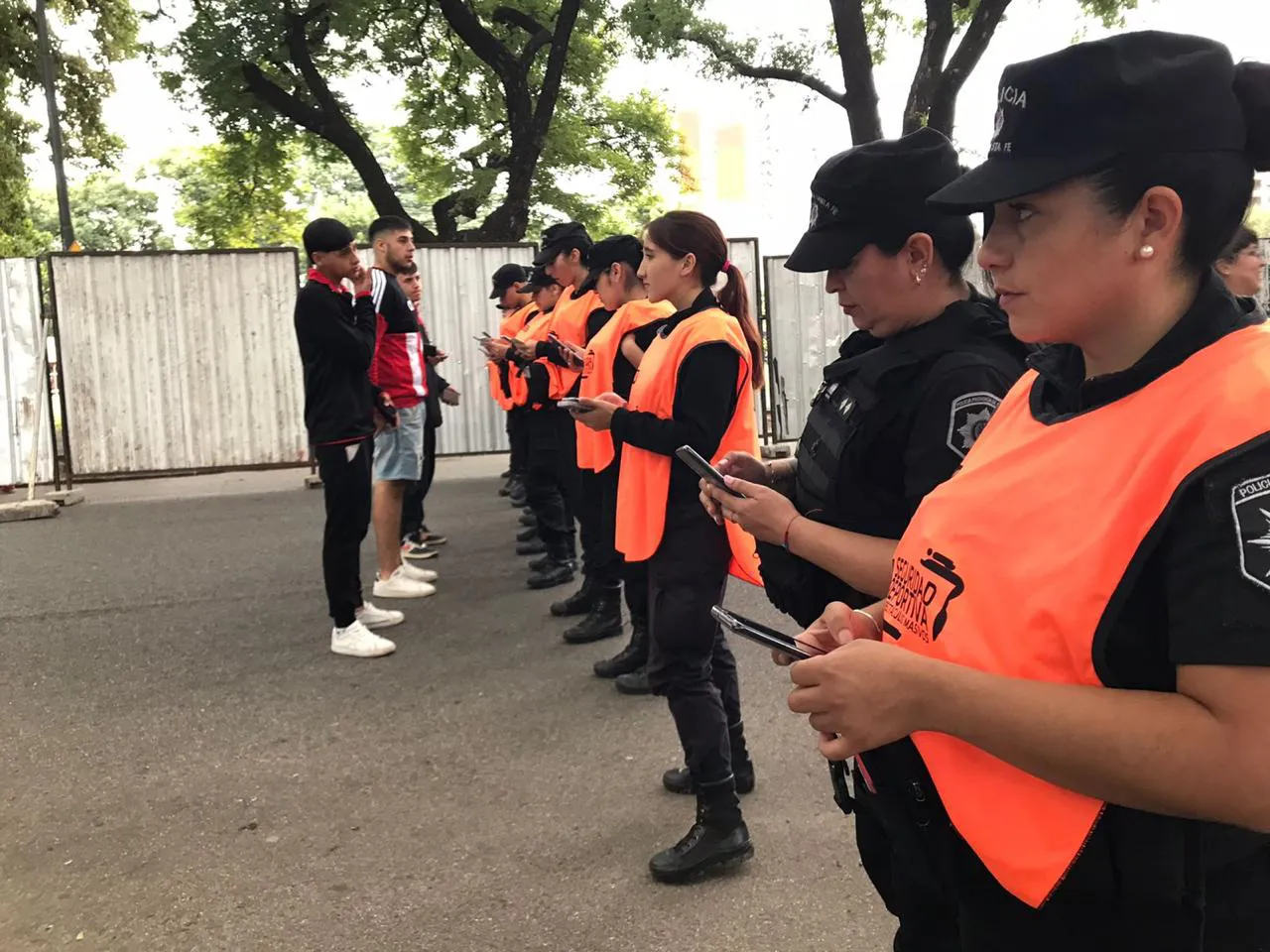 dde6abef-b18d-4da4-a914-006d32c71012