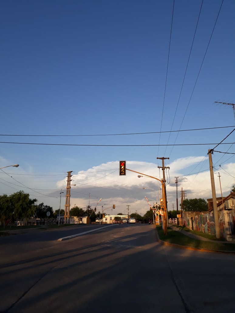 Mañana calurosa en Rafaela - Semáforo - Parcialmente soleado
