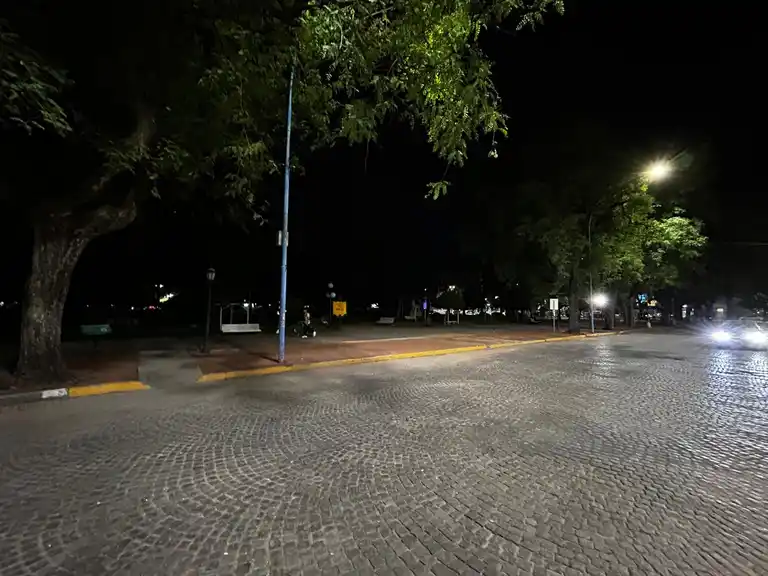 plaza_25_de_mayo_a_oscuras