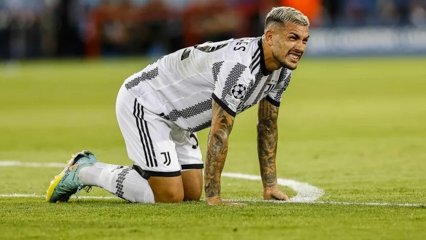PAREDES
