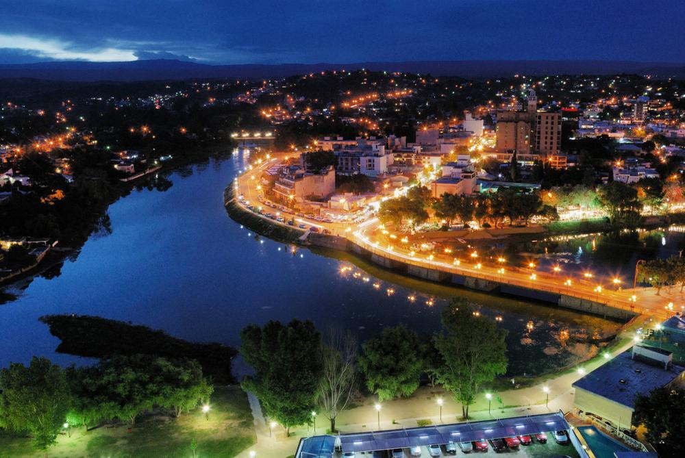 Villa-Carlos-Paz-de-noche-baja-calidad