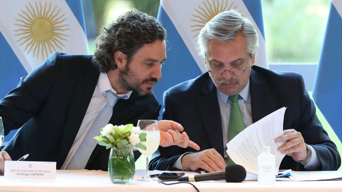 el-presidente-alberto-fernandez-junto-al-jefe-gabinete-la-nacion-santiago-cafiero