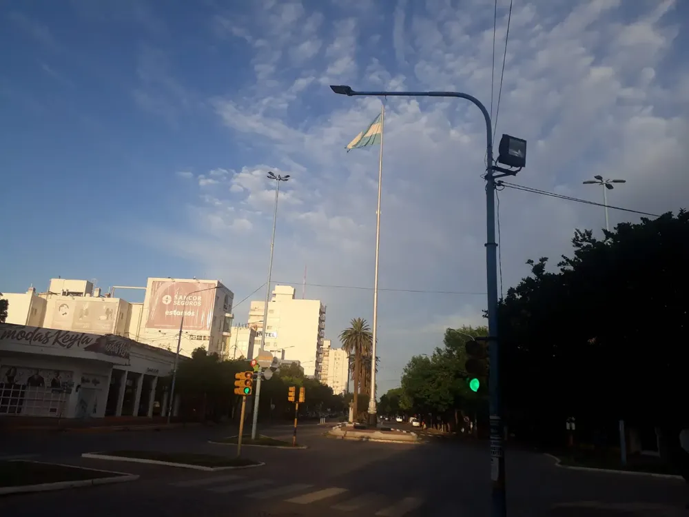 Amanecer algo nublado 5