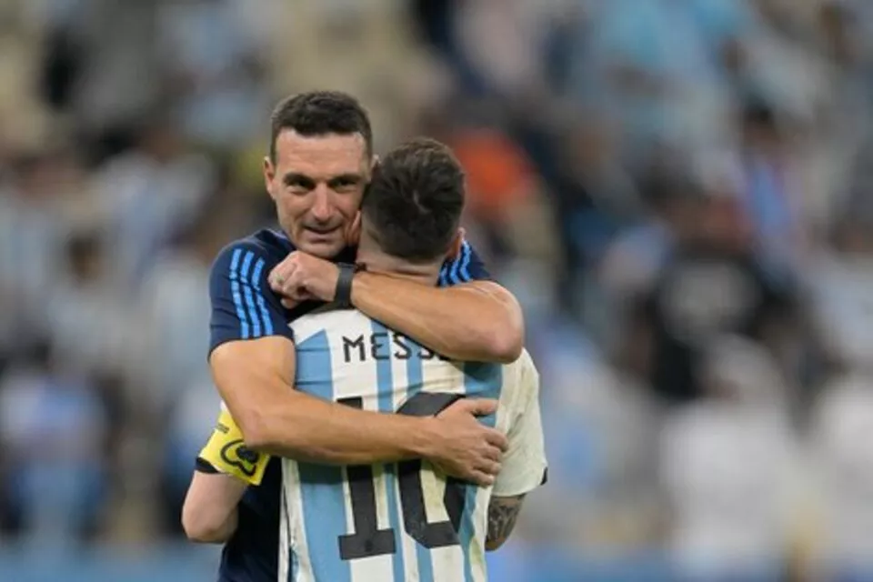 680916-678228-messi-20y-20scaloni-20efe_0