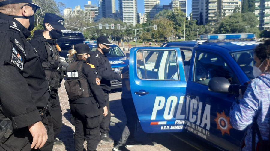protesta-anticuarentena-monumento-bandera-rosario-g20210525-1177669