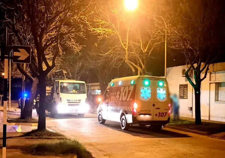 ambulancia_noche_camion_accidente_foto_ilustrativa