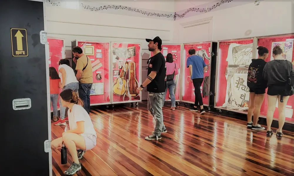 37d5fb8d-2b77-40cb-8529-934d116e54af