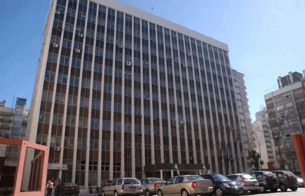 TRIBUNALES