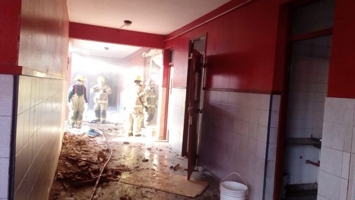 Explosión en una escuela de Moreno
