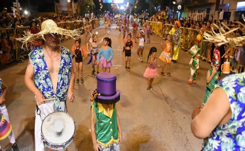 97gpx78sugla5bwl_carnavales