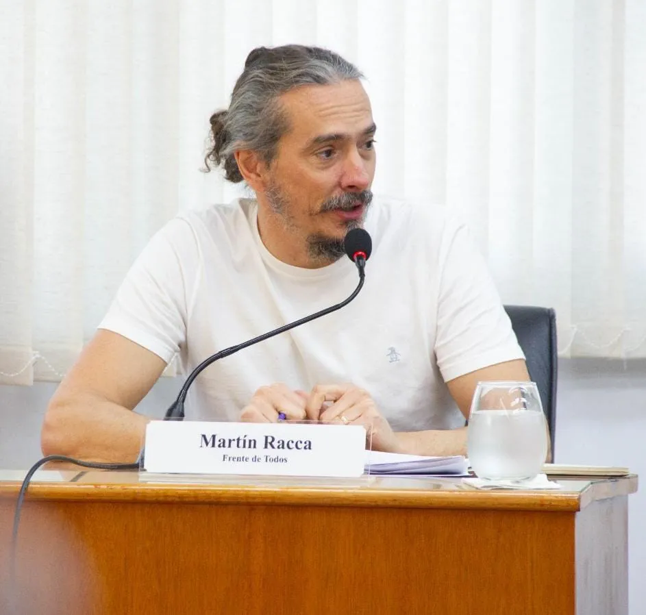 eeee74f3-51d3-428c-be57-9601e80b88af