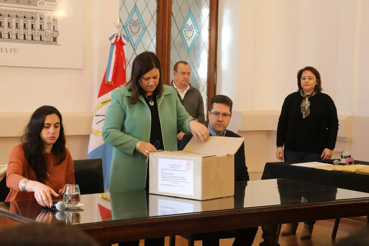 323e577f-015f-4997-a0c7-046d0b535dcb