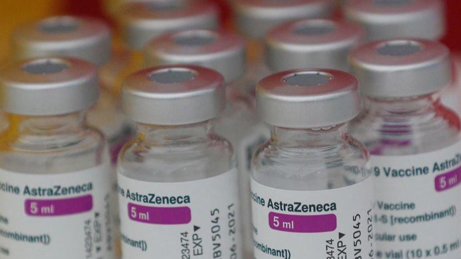 86178_vacunas-astrazeneca-viales