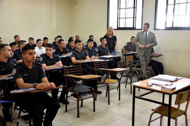 alumnos-escuela-de-policia