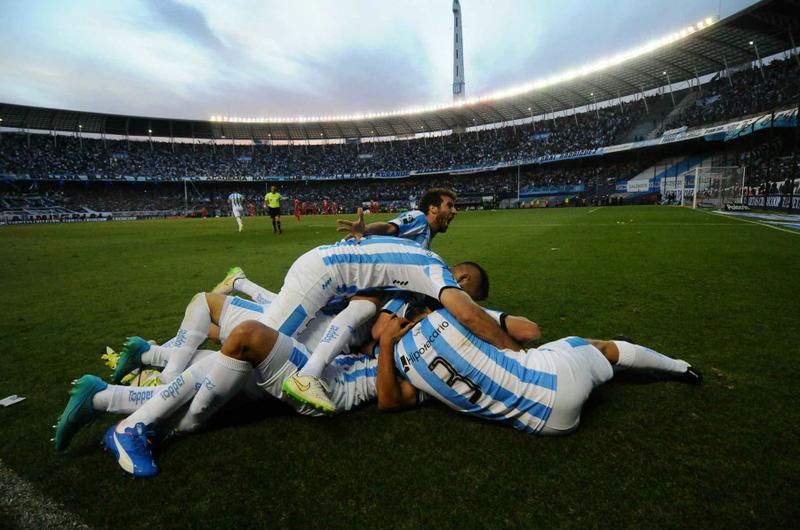 06-12-2015_buenos_aires_-_racing_iguala-900x597