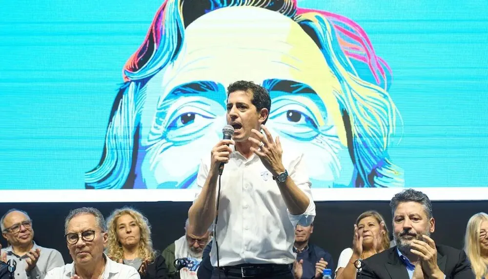 Con-discursos-de-Nestor-y-CFK-Wado-de-Pedro-difundio-1000x573