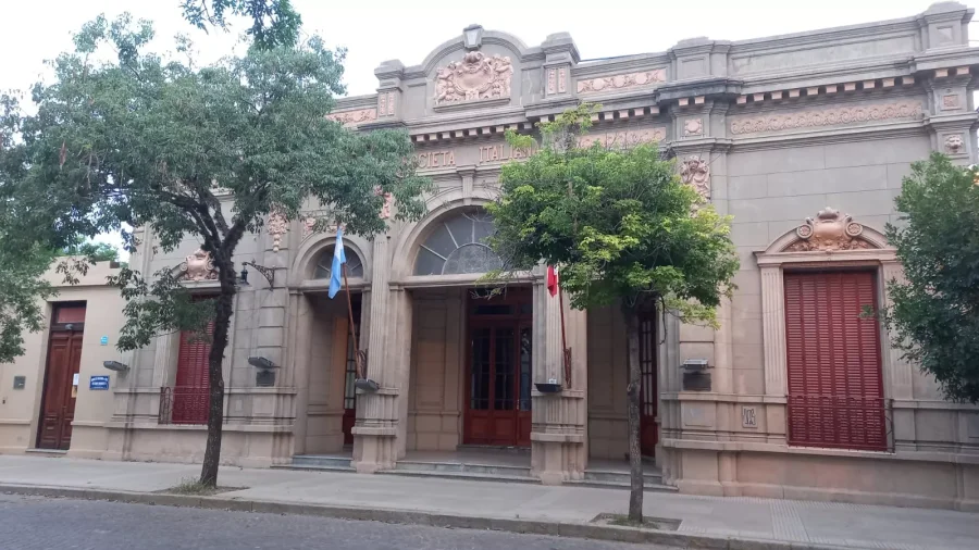 e_multimedia.grande.89fee1d665d8a96e.30382d536f636965646164204974616c69616e615f6772616e64652e77656270