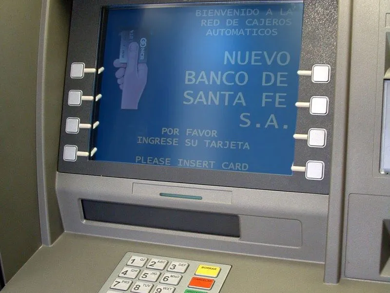 Cajero-Banco-de-Santa-Fe