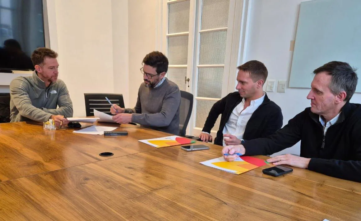 e8b3e753-e4b5-4370-b50d-e49cb65ecc04