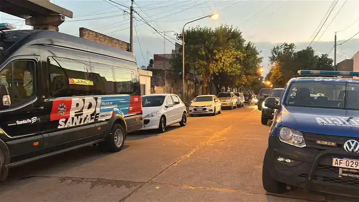 allanamiento_procedimiento_policia_patrullero_pdi_9_de_julio_movil_policial_parana_policia_de_investigaciones_furgon_3