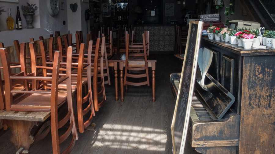 bar