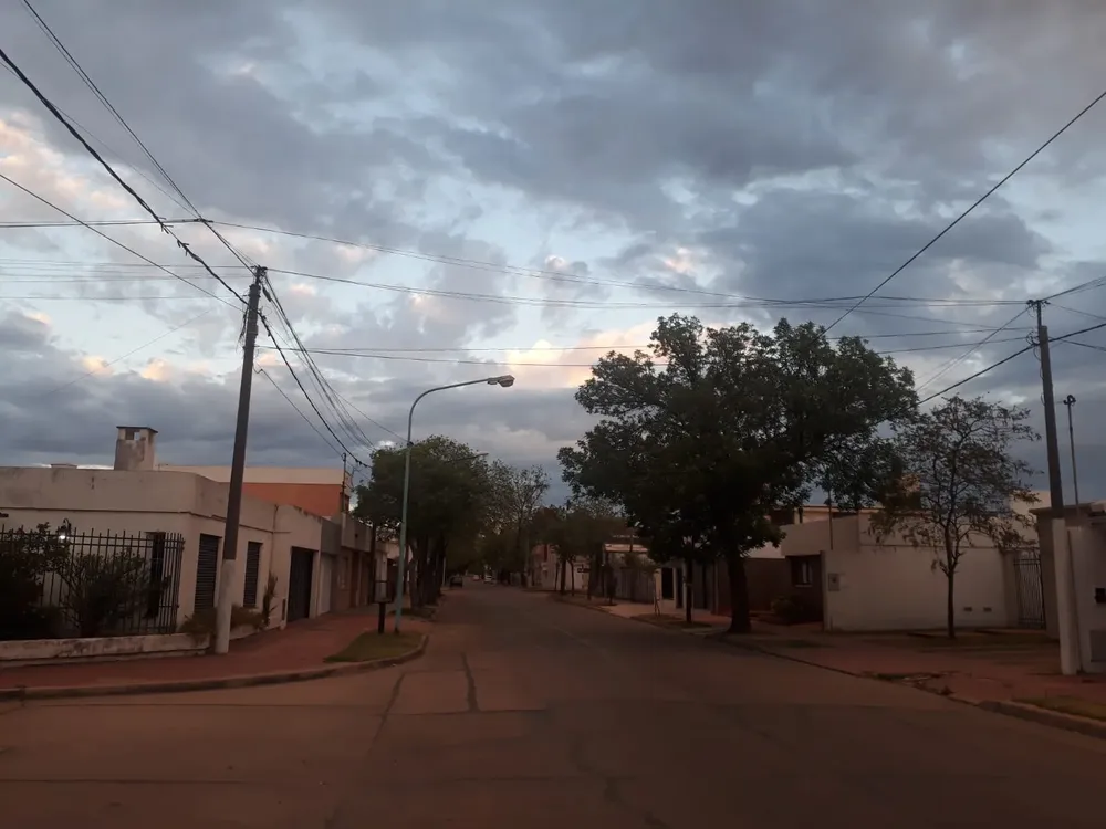 Amanecer algo nublado 1