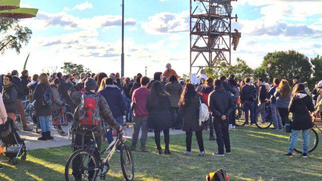 la-manifestacion-medicos-la-verdad-que-se-hizo-el-parque-las-colectividades
