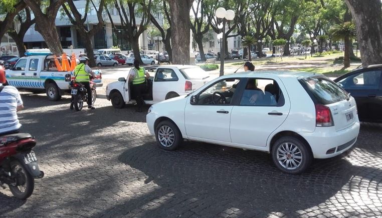 Retuvieron un remis por no contar con la lisencia