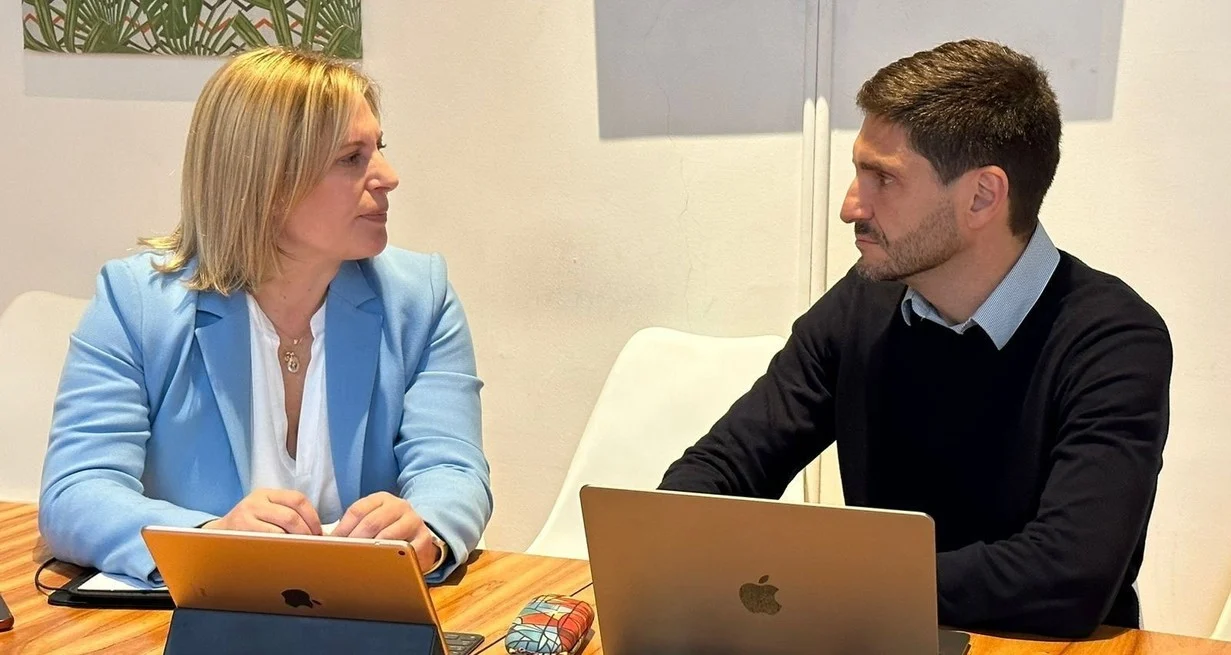 CrxjLjS4x_1300x655__3