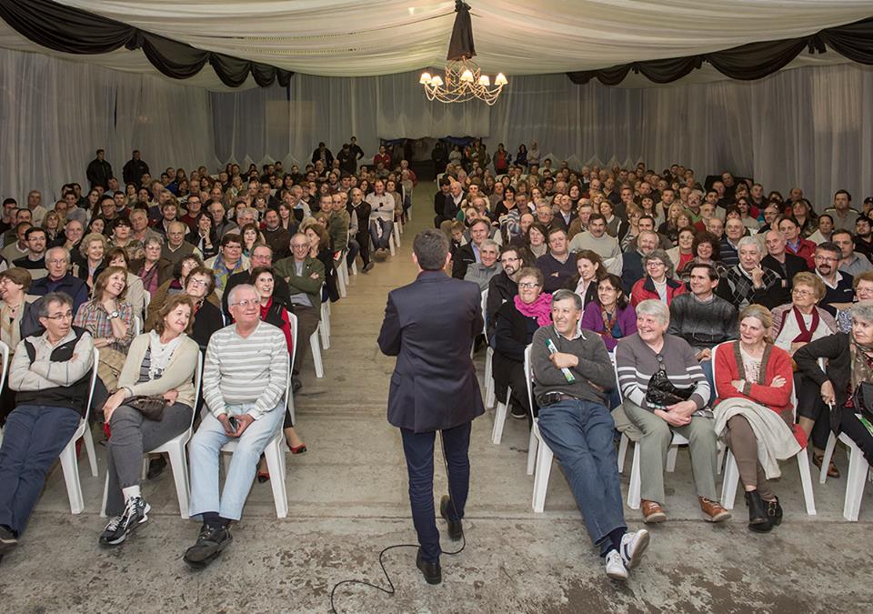 11947492_870462429714468_2260179808901449346_n