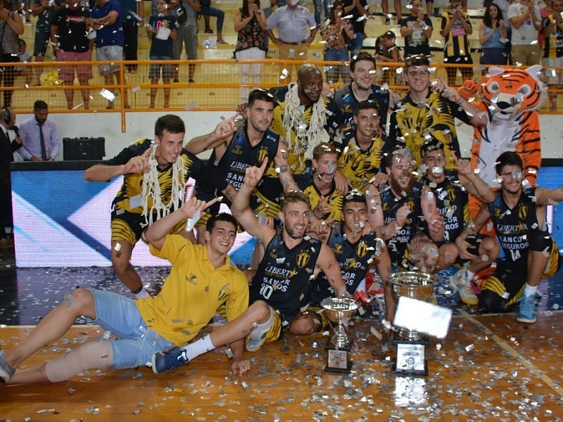 Super 4 libertad campeon