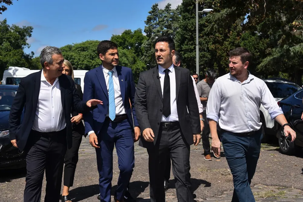 f23b40b8-c4ce-42e7-9605-2ebcf685b080