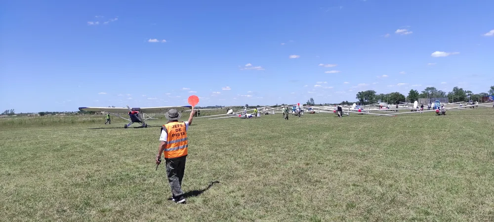 Despegues controlados por Daniel Micoli de Rafaela - 11-11-25