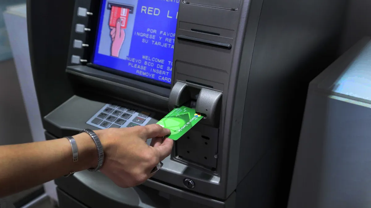 cajero-banco-de-santa-fejpeg